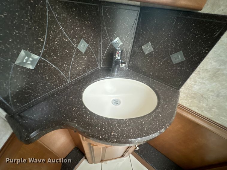 image for item EJ4439 2012 Winnebago  Journey  RV