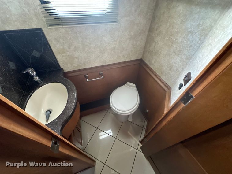 image for item EJ4439 2012 Winnebago  Journey  RV