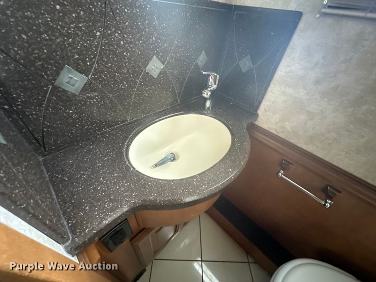 image for item EJ4439 2012 Winnebago  Journey  RV