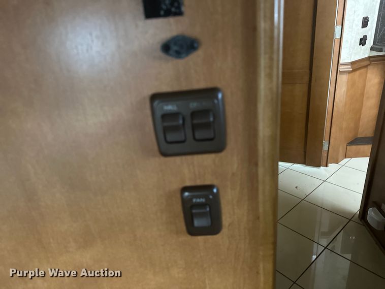 image for item EJ4439 2012 Winnebago  Journey  RV