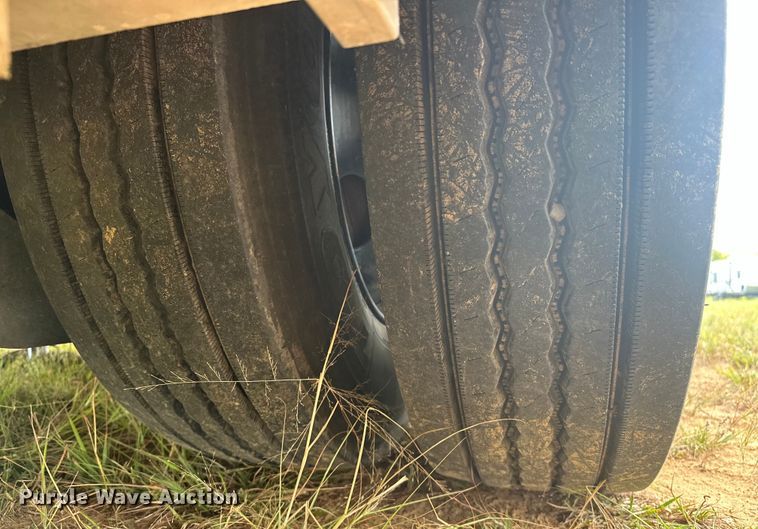 image for item EJ4439 2012 Winnebago  Journey  RV