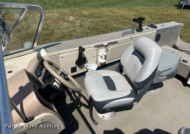 image for item EJ4444 1999 Alumacraft  TS175 boat