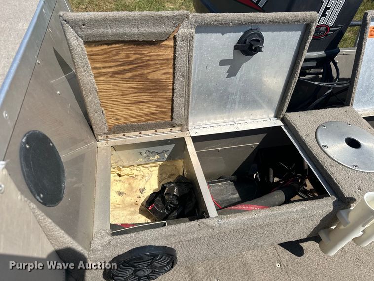 image for item EJ4444 1999 Alumacraft  TS175 boat