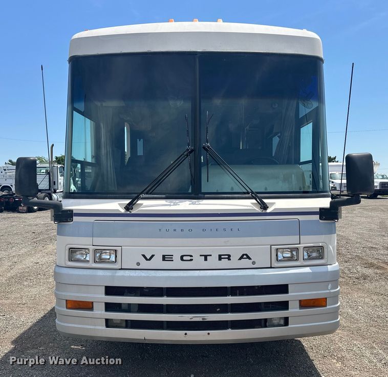 image for item EJ4448 1994 Winnebago  Vectra RV