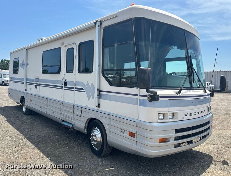 image for item EJ4448 1994 Winnebago  Vectra RV