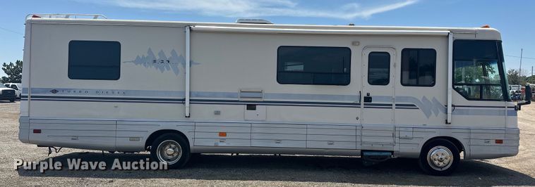 image for item EJ4448 1994 Winnebago  Vectra RV