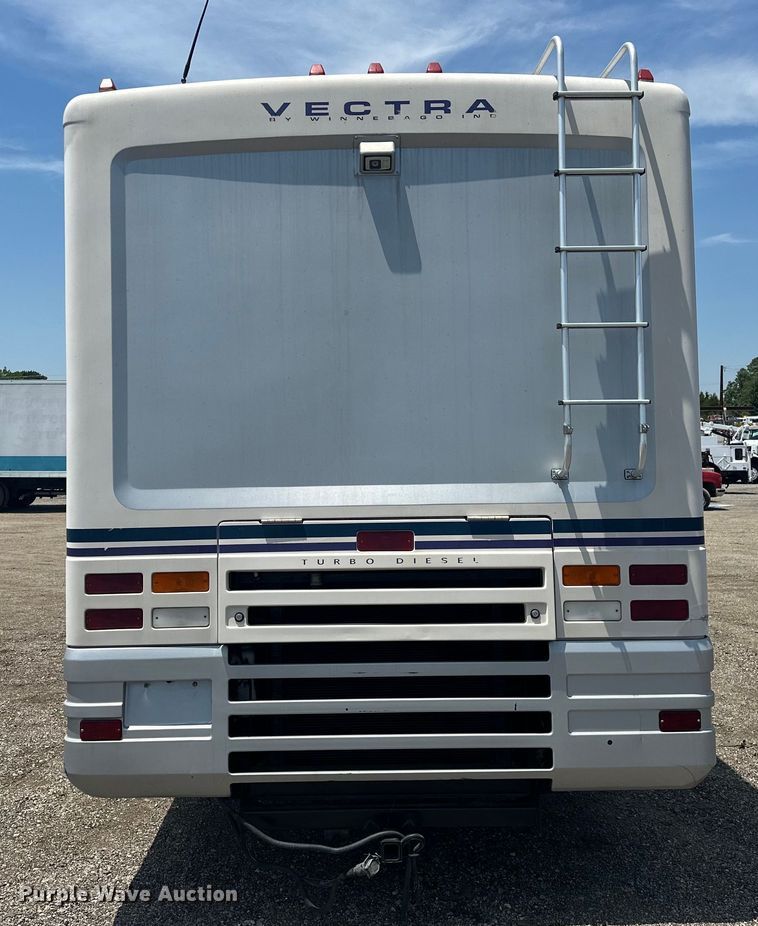 image for item EJ4448 1994 Winnebago  Vectra RV