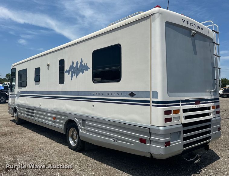 image for item EJ4448 1994 Winnebago  Vectra RV