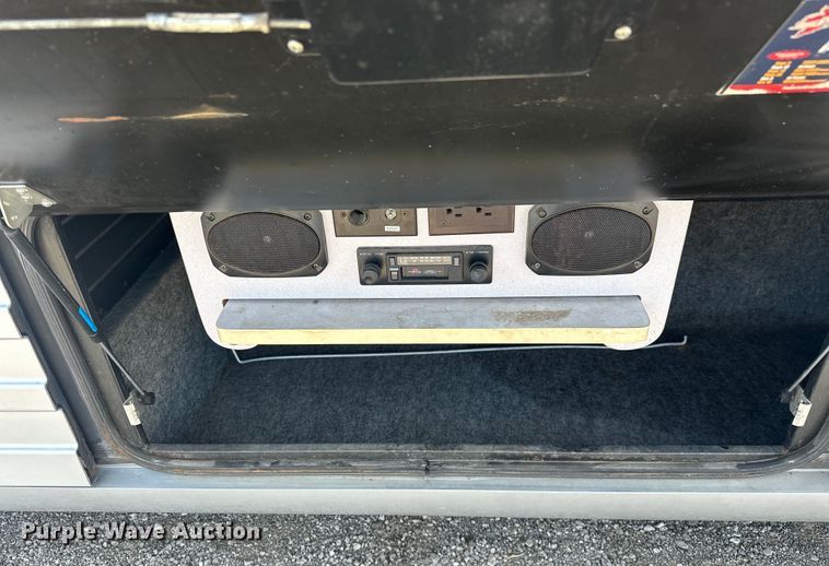 image for item EJ4448 1994 Winnebago  Vectra RV