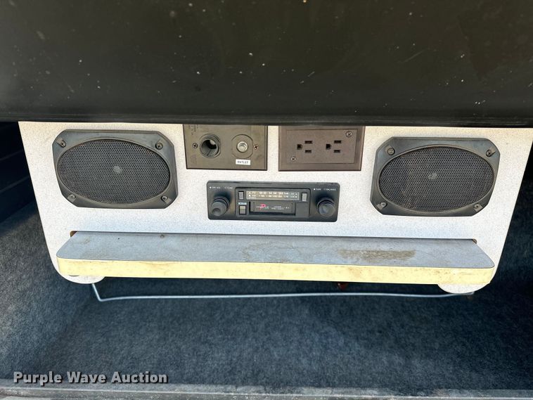 image for item EJ4448 1994 Winnebago  Vectra RV