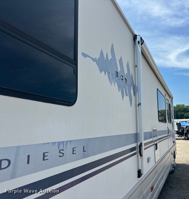 image for item EJ4448 1994 Winnebago  Vectra RV