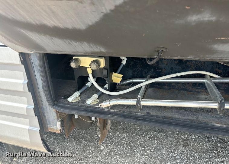 image for item EJ4448 1994 Winnebago  Vectra RV