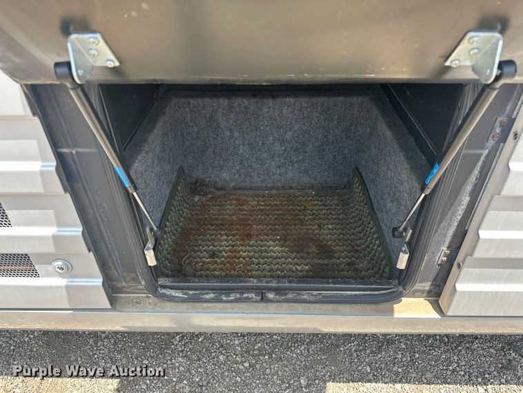 image for item EJ4448 1994 Winnebago  Vectra RV