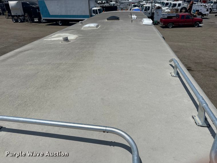 image for item EJ4448 1994 Winnebago  Vectra RV