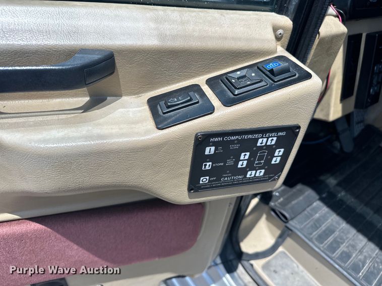 image for item EJ4448 1994 Winnebago  Vectra RV