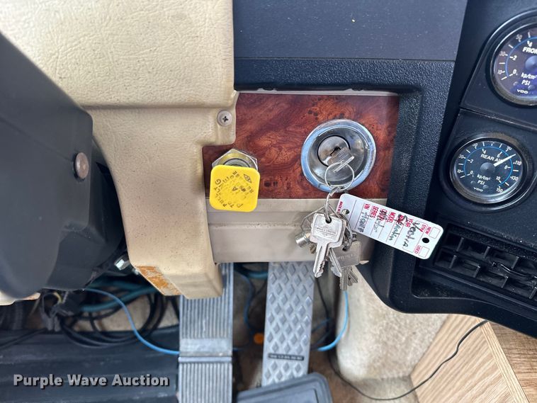 image for item EJ4448 1994 Winnebago  Vectra RV