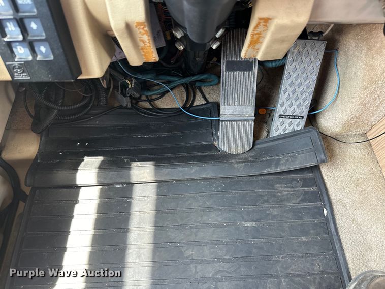 image for item EJ4448 1994 Winnebago  Vectra RV