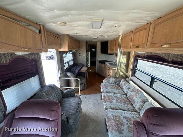 image for item EJ4448 1994 Winnebago  Vectra RV