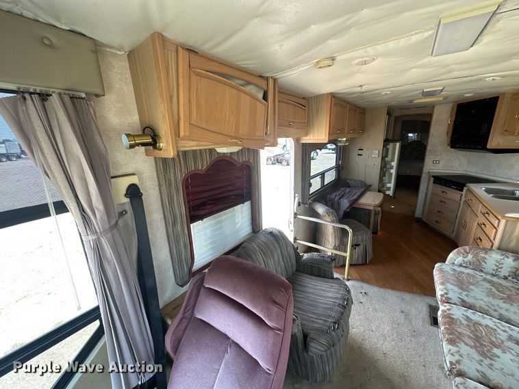 image for item EJ4448 1994 Winnebago  Vectra RV