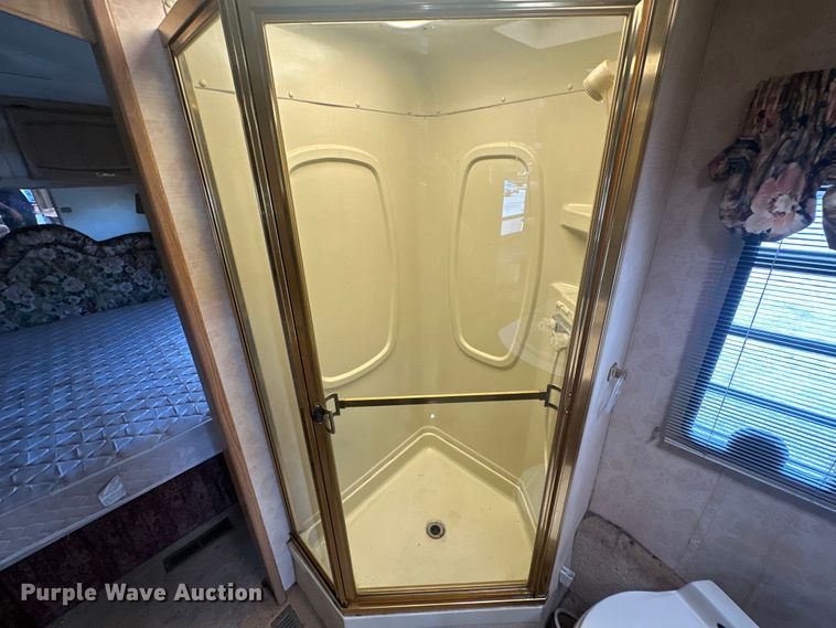 image for item EJ4448 1994 Winnebago  Vectra RV