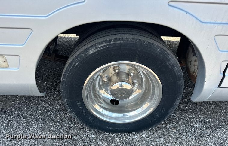 image for item EJ4448 1994 Winnebago  Vectra RV