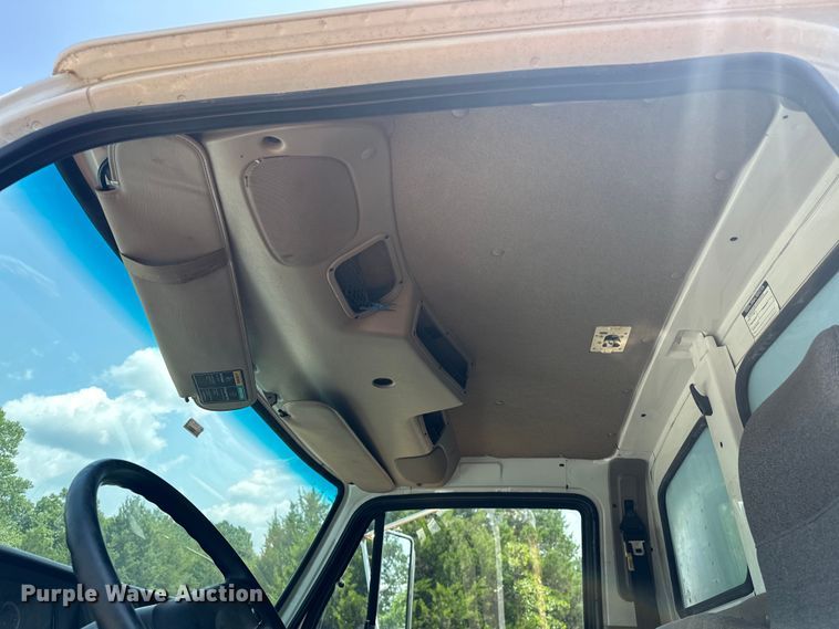 image for item EJ4465 2008 Sterling  Acterra  box truck