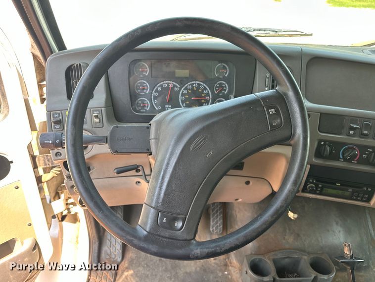 image for item EJ4465 2008 Sterling  Acterra  box truck