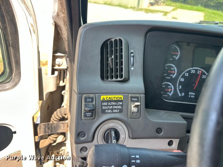 image for item EJ4465 2008 Sterling  Acterra  box truck