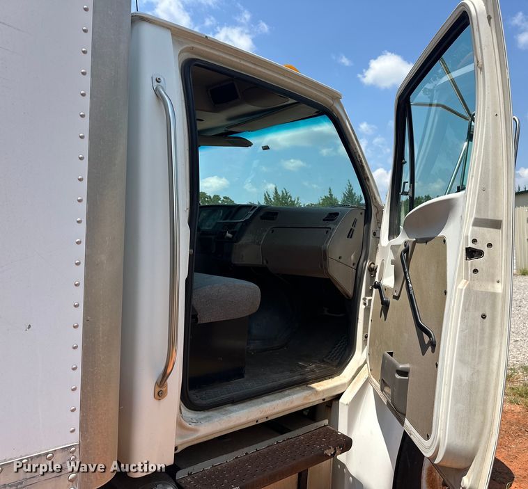 image for item EJ4465 2008 Sterling  Acterra  box truck