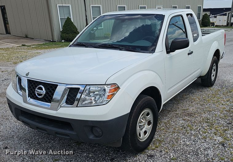 image for item EJ5764 2013 Nissan  Frontier  King Cab pickup truck