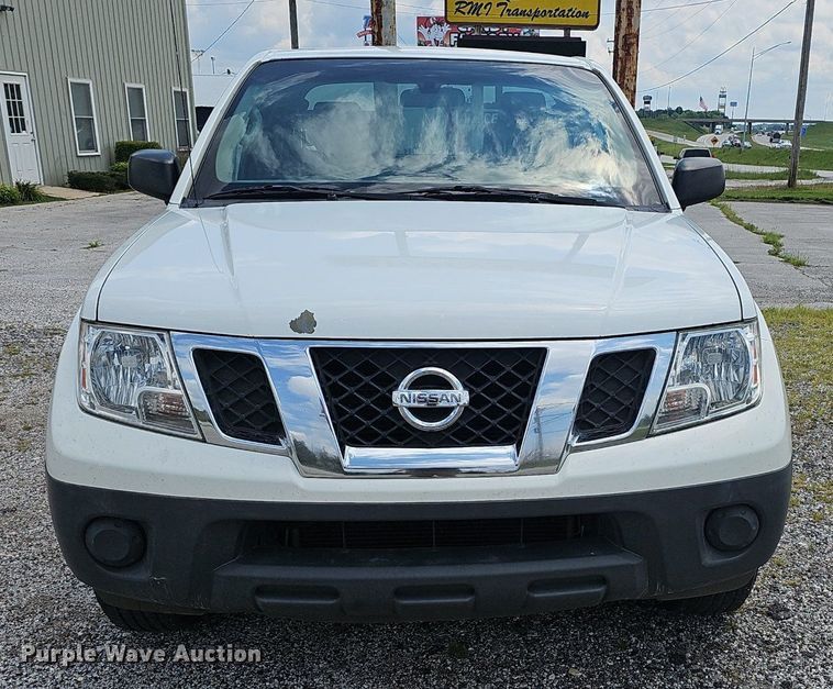 image for item EJ5764 2013 Nissan  Frontier  King Cab pickup truck