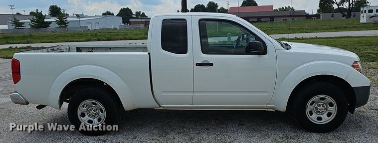 image for item EJ5764 2013 Nissan  Frontier  King Cab pickup truck