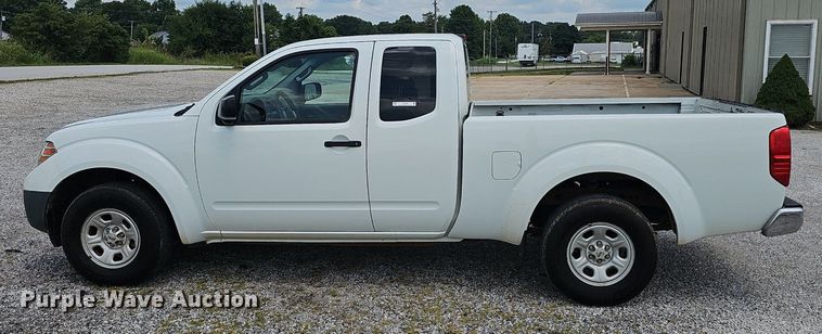 image for item EJ5764 2013 Nissan  Frontier  King Cab pickup truck