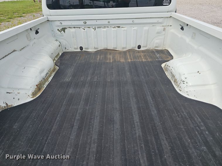 image for item EJ5764 2013 Nissan  Frontier  King Cab pickup truck