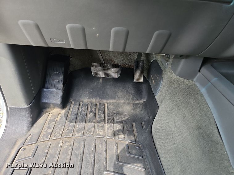 image for item EJ5764 2013 Nissan  Frontier  King Cab pickup truck