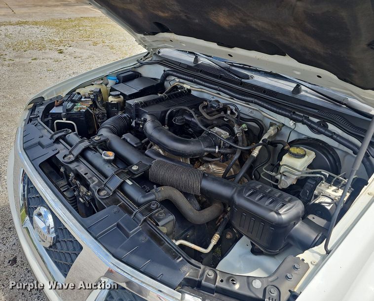 image for item EJ5764 2013 Nissan  Frontier  King Cab pickup truck