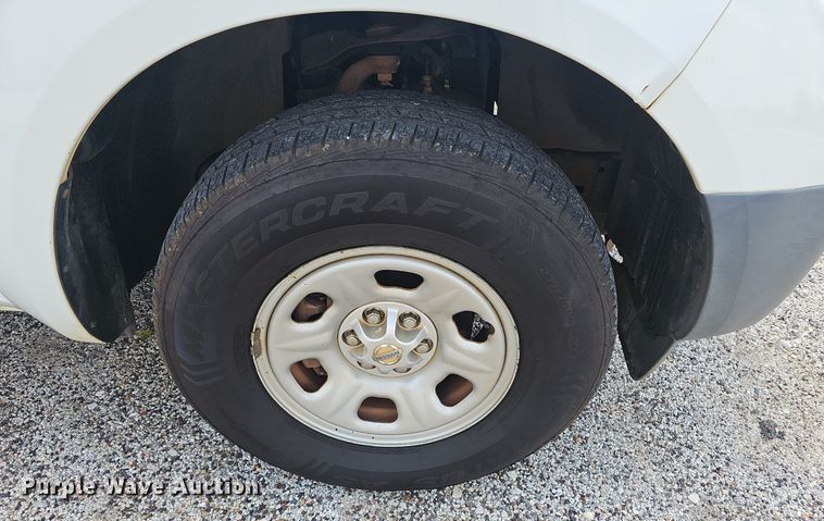 image for item EJ5764 2013 Nissan  Frontier  King Cab pickup truck