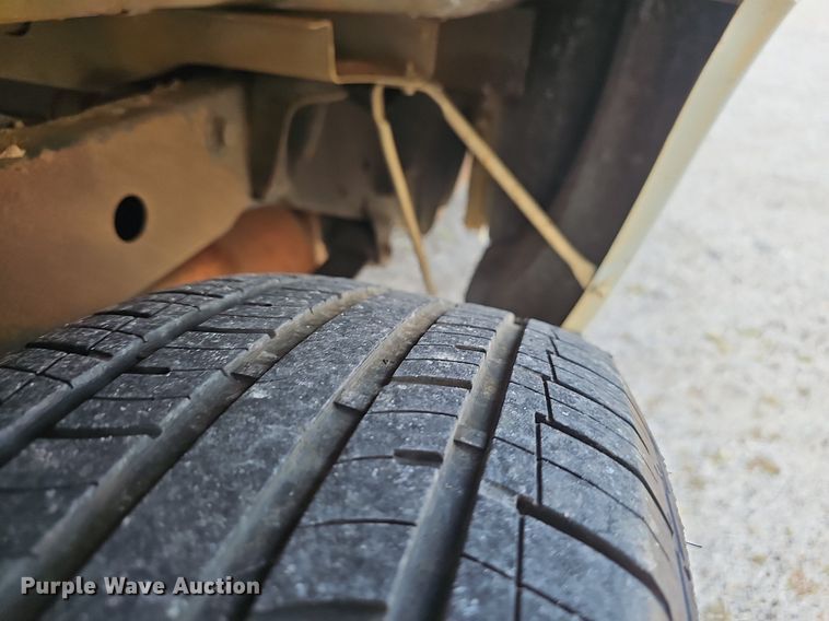 image for item EJ5764 2013 Nissan  Frontier  King Cab pickup truck