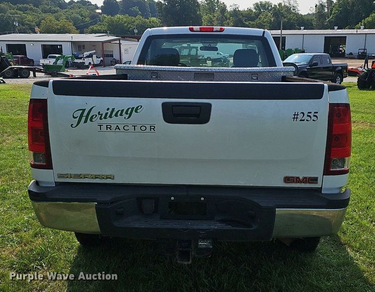 image for item EJ5768 2014 GMC Sierra 2500HD pickup truck