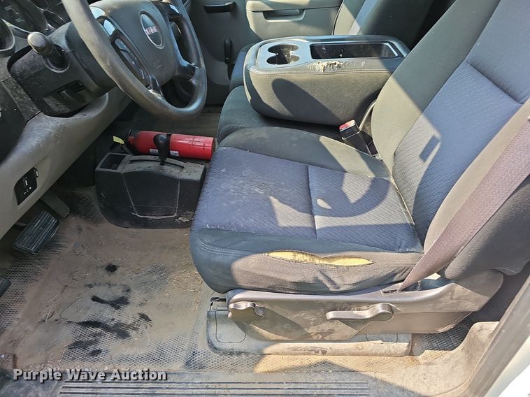 image for item EJ5768 2014 GMC Sierra 2500HD pickup truck