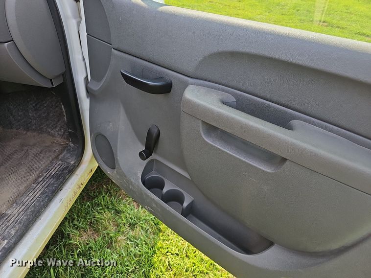 image for item EJ5768 2014 GMC Sierra 2500HD pickup truck