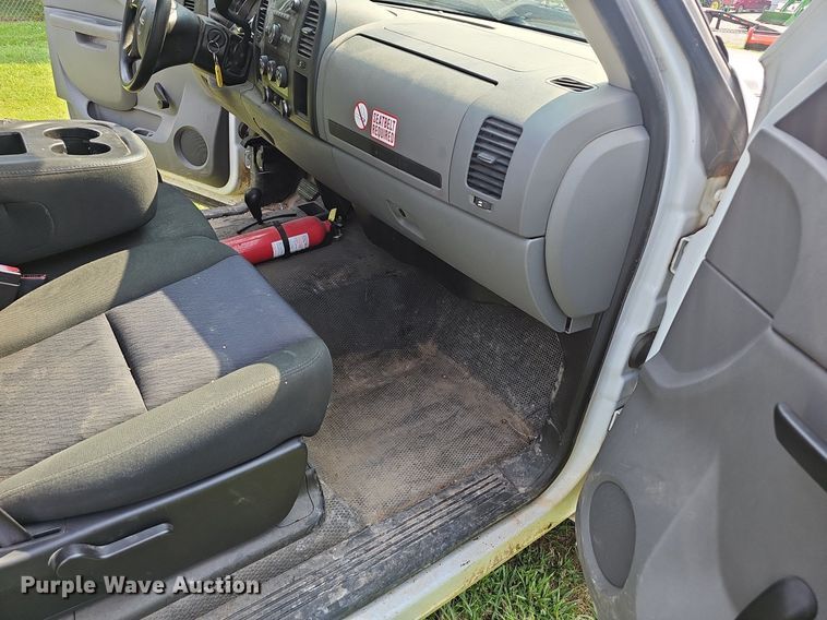 image for item EJ5768 2014 GMC Sierra 2500HD pickup truck