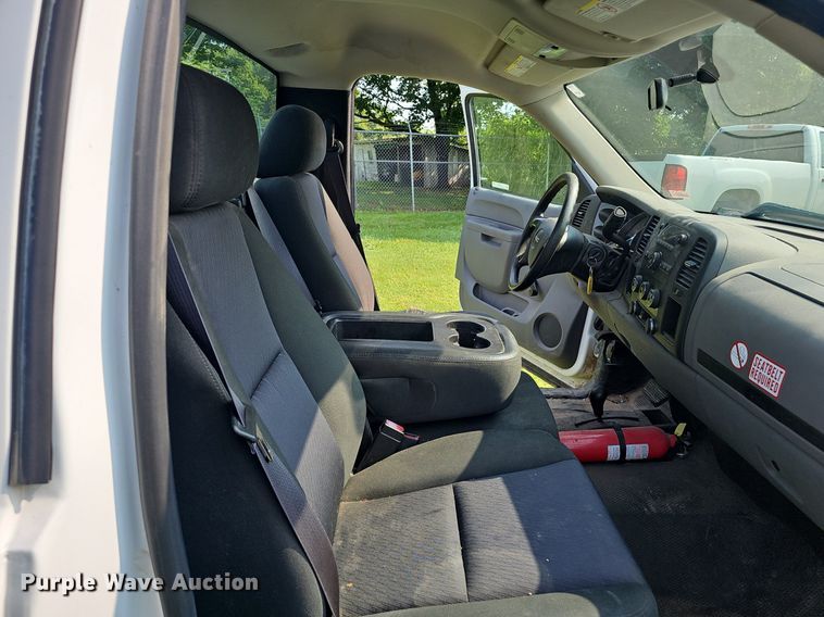 image for item EJ5768 2014 GMC Sierra 2500HD pickup truck