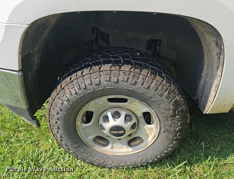 image for item EJ5768 2014 GMC Sierra 2500HD pickup truck