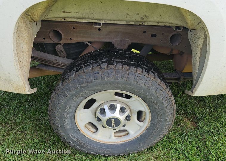 image for item EJ5768 2014 GMC Sierra 2500HD pickup truck