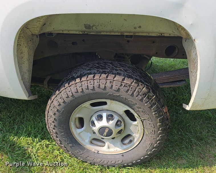 image for item EJ5768 2014 GMC Sierra 2500HD pickup truck