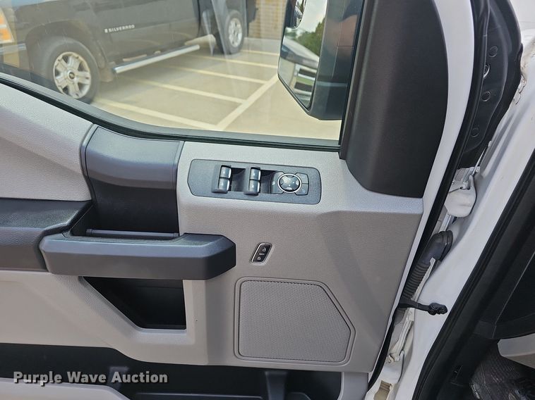 image for item EJ5772 2018 Ford F150 SuperCrew pickup truck