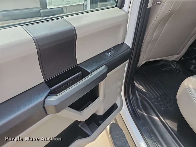 image for item EJ5772 2018 Ford F150 SuperCrew pickup truck