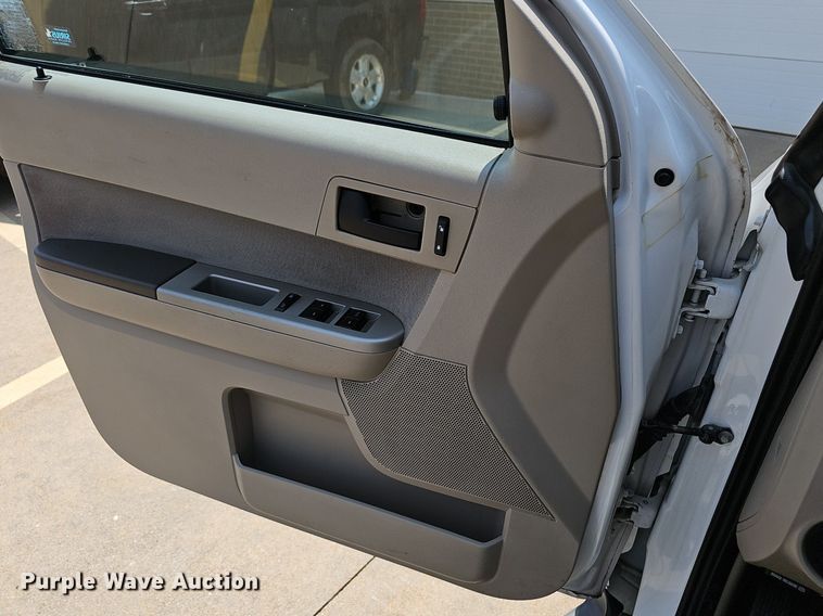 image for item EJ5773 2011 Ford  Escape SUV