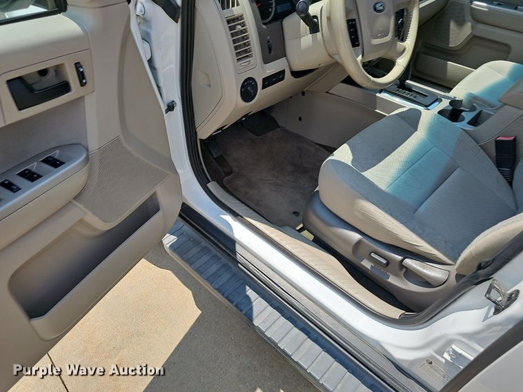 image for item EJ5773 2011 Ford  Escape SUV